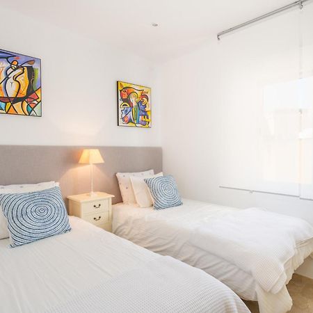 Appartamento Atico 2 Terrazas Junto Al Mar By Rent Me Estepona Esterno foto