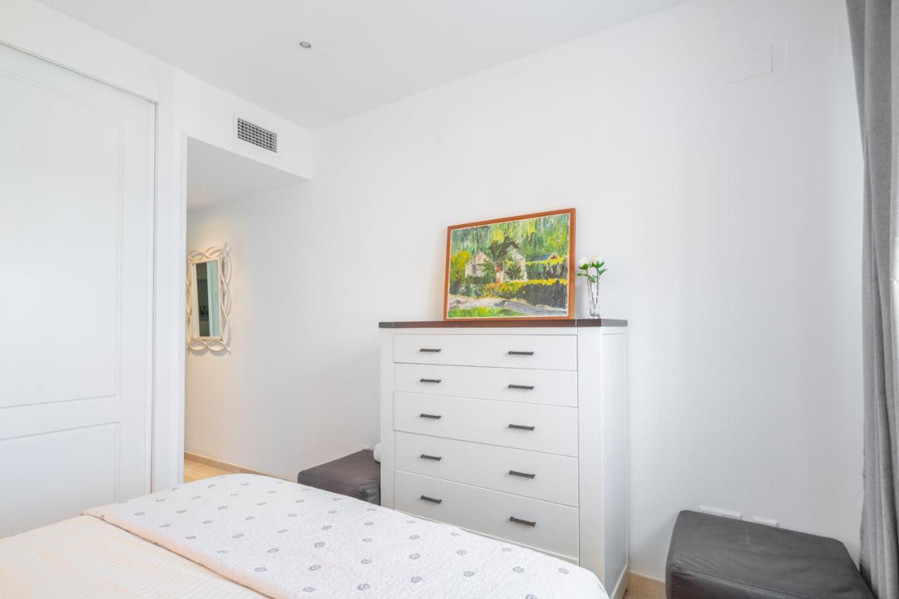 Appartamento Atico 2 Terrazas Junto Al Mar By Rent Me Estepona Esterno foto